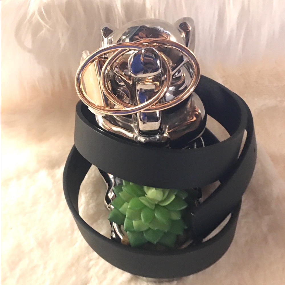 Brown leather belt, with gold buckle. Sz 1X